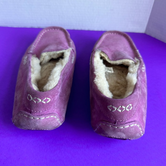 REDUCED!!!   Ugg Pink Ansley Shearling Slippers Moccasins Size 5.5 - Picture 5 of 6